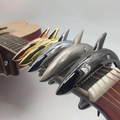 China Function Color Alloy Guitar Capo With Pick Holder, Cappo For Acoustic Electric Classical Ukulele Guitar LB-PJ024 for sale