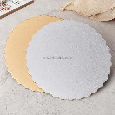 China Waterproof Gold and Silver Double Sides Cardboard Around Cake Bases for sale