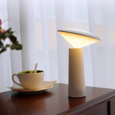 China Modern rechargeable dimmable LED hotel desk lamp dinner table light with color and brightness adjustable table lamp for sale