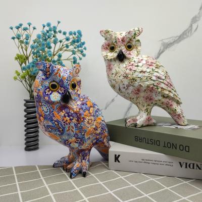 China Europe Resin Home Decor Owl Statue Resin Modern Floral Owl Desk Ornament for sale