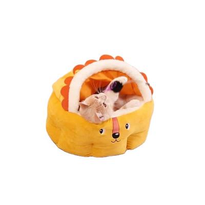 China Stocked 2022 Wholesale Cats Lion Shape Pet Mat Collapsible Bed Warm Sleeping Mat Winter Dog Bed for sale