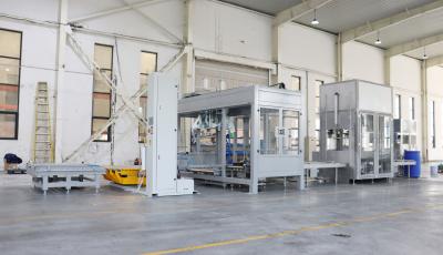 China Square Barrels Chemical Coating Filling Machine Line CE Automated Production Line for sale