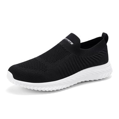 China 2022 New Men's Anti-slippery Running Shoes Sports Cover Foot Light Weight Breathable Loafers For Men for sale