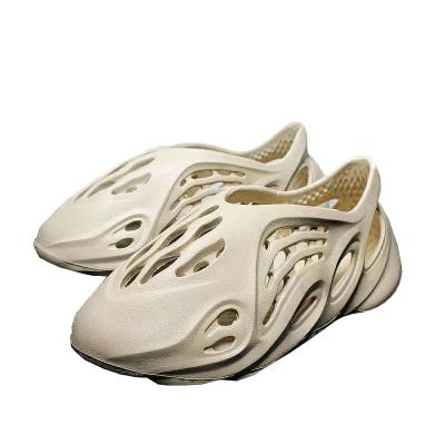 China Fashion Lit Casual Mens Ladies Slippers Hole Clogs Sandals Sports Running Slippers for sale