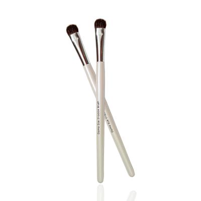 China Custom Simple Natural Hair Eyeshadow Brush Stain Brush #802 Eyeshadow Brush Label Brush Blending Firm 1 Piece Eyeshadow Brush Wood Handle for sale