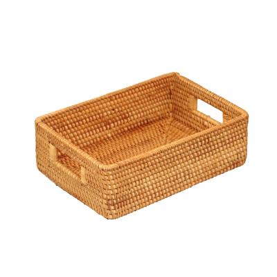 China Rattn Sustainable Weaving Basket Hand Knitted Simple Portable Picnic Storage Basket Kitchen Tool Basket for sale