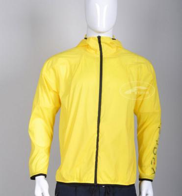 China Breathable Summer Climbing / Hiking Casual Ultralight Anorak Softshell Skin Jacket for sale