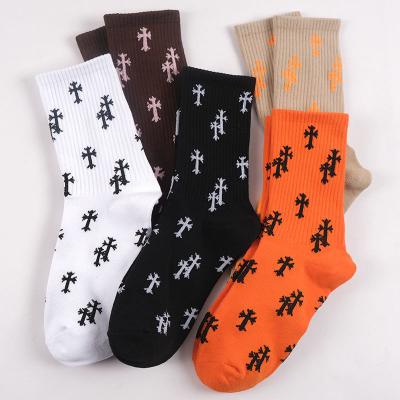 China Breathable Custom Socks With Reflective Logo Running Custom Neon Cotton Mens 3m Socks Glow In The Dark Sports Socks for sale