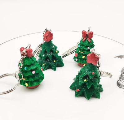 China Custom Promotional Plastic Christmas Key Chain Gifts Christmas Tree Key Chain For Bag Decoration for sale