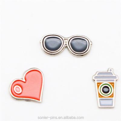 China Custom Europe Zhongshan heart shaped pin badge custom pin sunglasses enamel badges cheap button badges,camera shape pin for sale