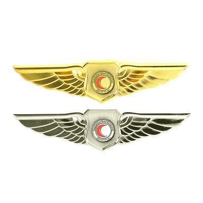 China Custom Europe shield metal pilot wings pin badge emirates pin/airline pilot wings badge/airline pilot wings pin for sale