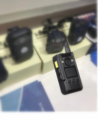 China HD Police Body Worn Camera PTT Function Ambarella Support Burst Photo Auto Photo for sale