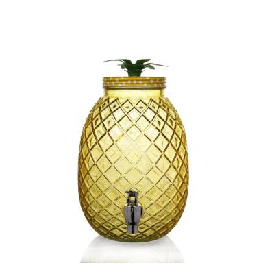 China New 4.5L Pineapple Colored Glass Juice Beverage Dispenser Jar with Tap zu verkaufen