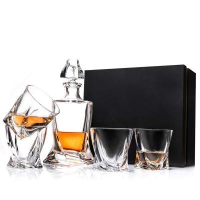 China Crystal Twisted Decanter 28oz with 4 Glasses Perfect Gift Box Wholesale classical luxury whiskey decanter glass set en venta