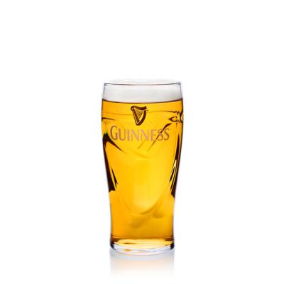 中国 Tumbler pilsner beer glass classic pilsner style beer cup Heavy Base Bulge Top Pilsner Glass Beer Glass 販売のため