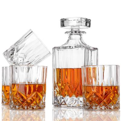 China Well-Designed Oxford Collection Classic Whiskey Decanter And Glass Set for sale