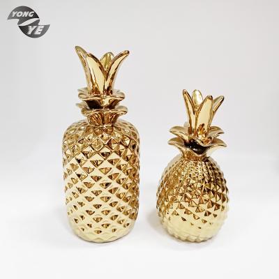 China Plating modern tabletop vivid pineapple decor ceramic figurine wholesale handmade home decoration ceramic for sale