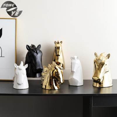 China Office Decoration Gold Ceramic Electroplating Miniature Horse Europe Luxurious Ornaments Horse Head Model Sculpture for sale