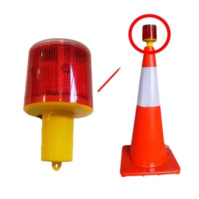 China Road led light warning road traffic light solar red flashing warning light 150*80mm (H*W) for sale