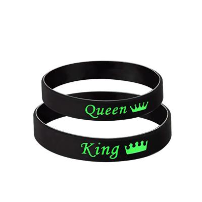 China 2022 environment friendly newest fashion silicone wristband for couples for sale