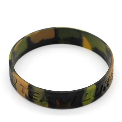 China Environmental Friendly Custom Camouflage Silicone Wristband From Camouflage Silicone Wristband Manufacturer for sale