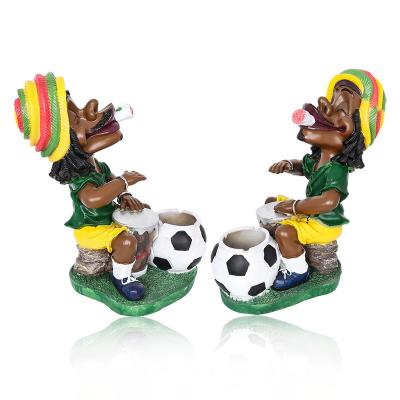 China Wholesale Large Size Resin Anime Rasta Jamaica Rasta Ashtray For Club Restaurant Floor Standing Ashtray for sale