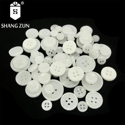 China Viable Hot Sale High-grade Natural White Marble Buttons 14L-32L Clothing Shirt Button Garment Accessories for sale