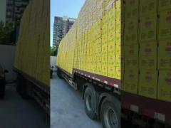 Do you know how many cartons of Yang Zhang Gui instant noodles loaded on this truck？