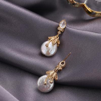 China FASHIONABLE 14k Gold 925 Sterling Silver Crystal Irregular Fresh Water Pearl Earrings Natural Pearl Baroque Drop Earrings for sale