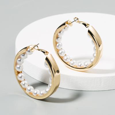 China Fashion Trendy Chunky Circle Hoop Earrings 18K Gold Plated Pearl Circle Earrings For Women 2020 for sale