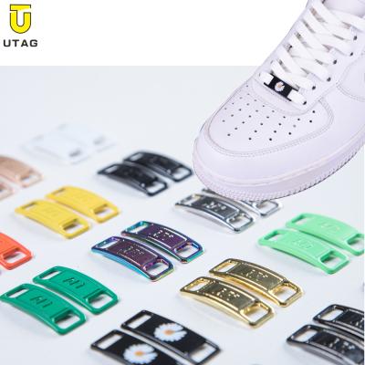 China Clog Charm Sneaker Shoe Lace Up Zinc Laces Buckle Heart Metal Paracord Lace Charms for sale