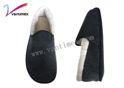 Chine Les chaussures chaudes de pantoufle de Chambre d'hommes d'hiver ont fermé la semelle épaisse arrière avec le tissu de coton à vendre