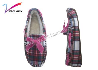 Chine La Chambre plate de mocassin de bouche peu profonde d'arc de plaid chausse le matériel de la mode TPR Outsole à vendre