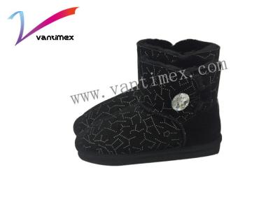 China Ms Classic Short Womens Flat Boots / Crystal Buttons Ugg Fashionable Winter Boots for sale