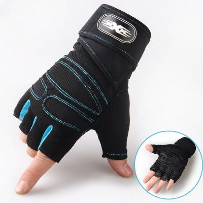 China Comfortable Fitness and Breathable Weightlifting Half Finger Workout Gloves for sale