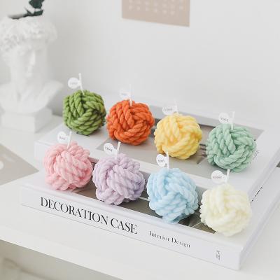 China Creative Diy Handmade Aromatherapy Birthdays 2021New Arrival Scented Paraffin Wax Candle Small Wool Candle Gift Box For Party Dubai for sale