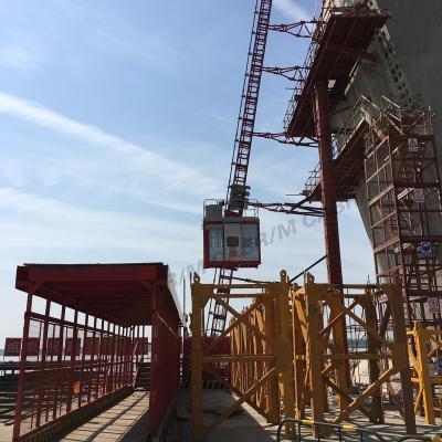 中国 EAC Approved Construction Materials Hoist Curved And Inclined Construction Elevator Manufacturer 販売のため