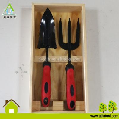 China Carbon Steel Garden Tool Kit With Color Box PDQ Wood Weeder Fork Trowel for sale