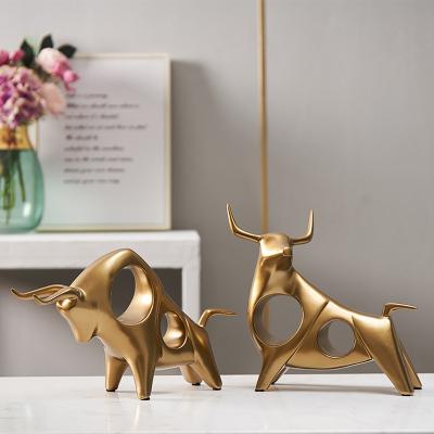 China Transitional Hot Selling Nordic Home Decor Wholesale Decoration Accessories Home Statue Resin Bull Living Room Decor for sale