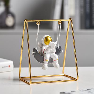 China Home Furnishing Astronaut Jewelry Resin Coastal Nordic Living Room Stone Modern Crafts Accessories for sale