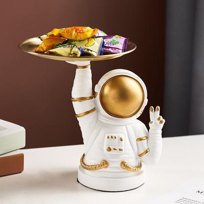 China Modern Fruit Model Tray Statue Character Resin Sculpture Mid Century Astronaut Astronaut Decoration Nordic Home Accessories for sale