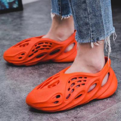 China Fashion EVA Nest Breathable Unisex Lightweight Anti-Odor Clogs for sale