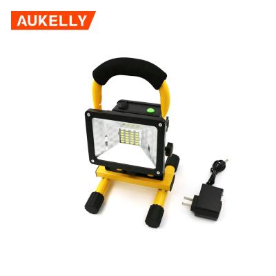 China Aukelly New Product IP65 Outdoor Rechargeable Led Worklight 30w USB Charging LED Work Light Site Light for sale