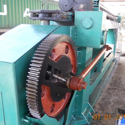 China Fast Speed Green Hexagonal Wire Netting Machine With Powerful 2.2Kw Hydraulic Station for sale