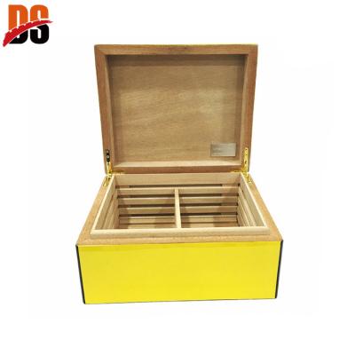 China Recycled Wood Vintage Cigar Boxes Solid Wood Humidor Eco - Friendly for sale