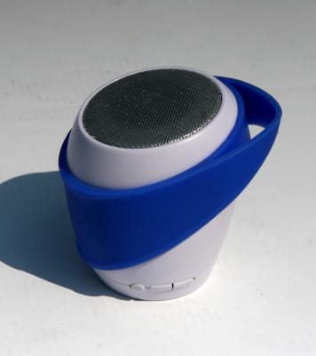 China Potable Handsfree small waterproof bluetooth speaker for music Karaoke Player for sale