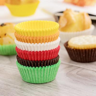 China Mini Brown White Orange Muffin Small Cup Round Cake Cupcake Disposable Baking Liners for sale