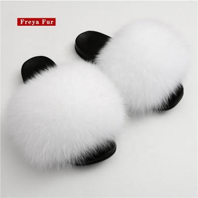 China Fashion Trend Wholesale Price Summer Wholesale Price White Fox Fur Slides Outdoor Fluffy Natural Slippers for sale