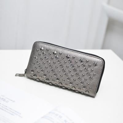 China High Quality 2021 Fashion Luxury Rivets Long Wallet Coin Purse Ladies Cute Shorts For Women Key Wallets for sale