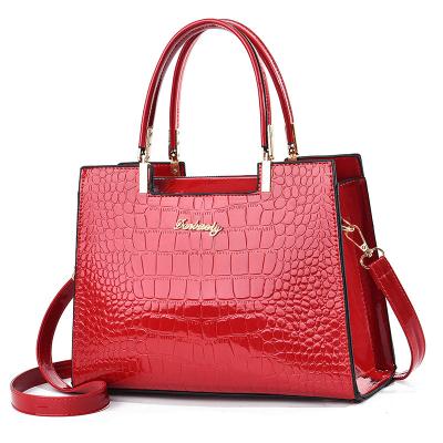 China Private Crocodile Fashionable Stylish Vegan Design Women Handbags Large Capacity Leather Cross - Body Tote Bag for sale